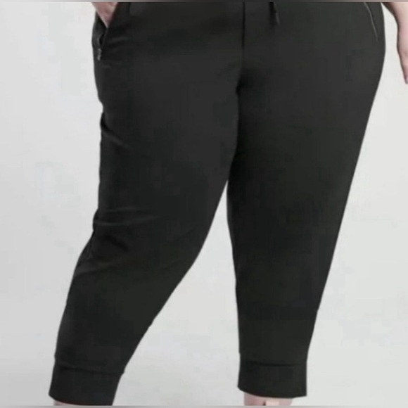 Athleta black Trekkie North Jogger size 24 NWOT. - Picture 6 of 9